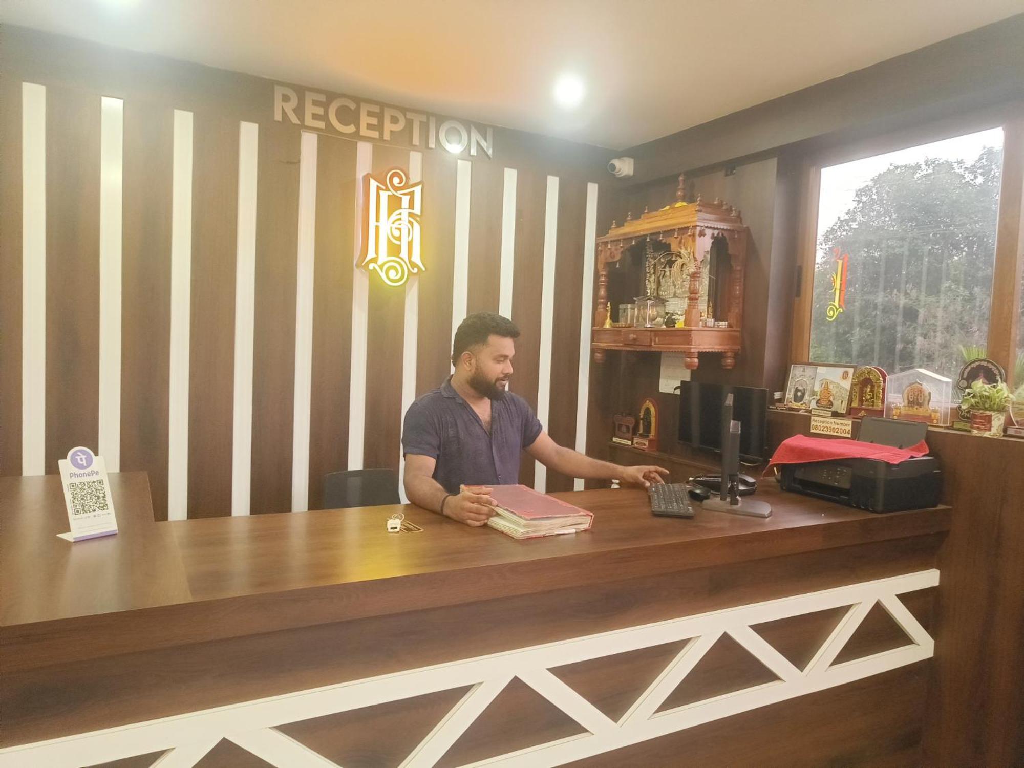 Hotel Radhma Residency أودوبي المظهر الخارجي الصورة